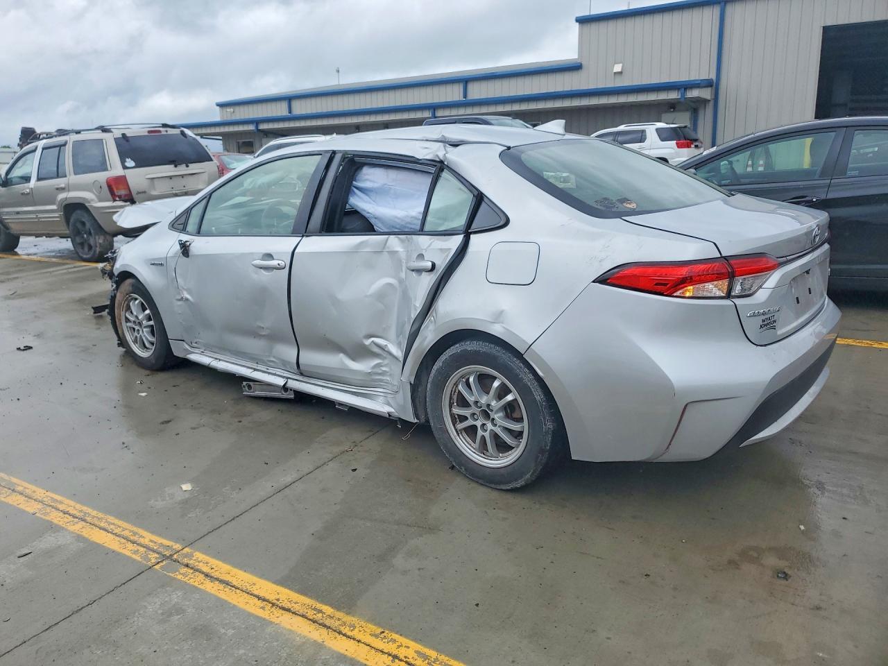 2021 Toyota Corolla Le - Image 2