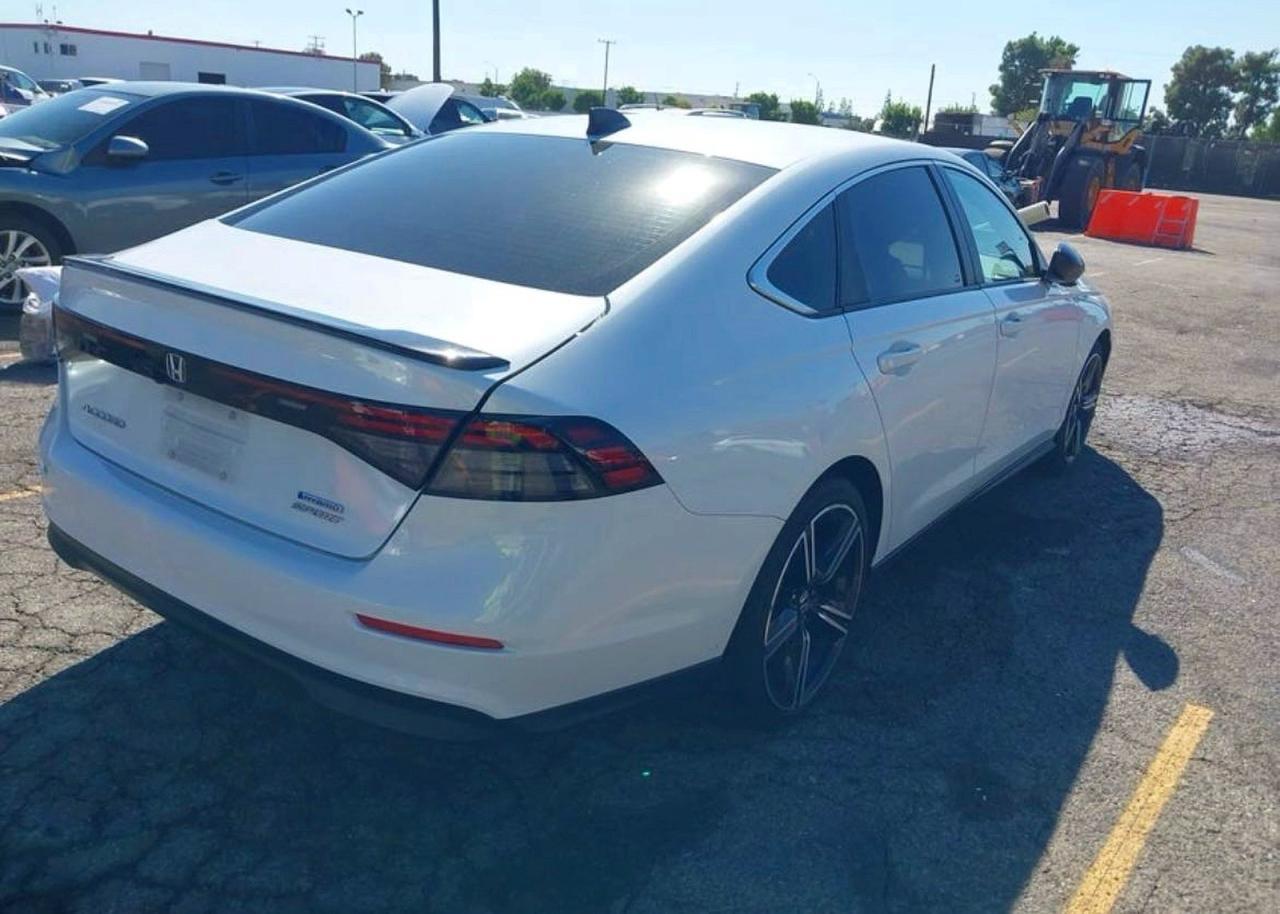 2024 Honda Accord Hybrid Sport - Image 4
