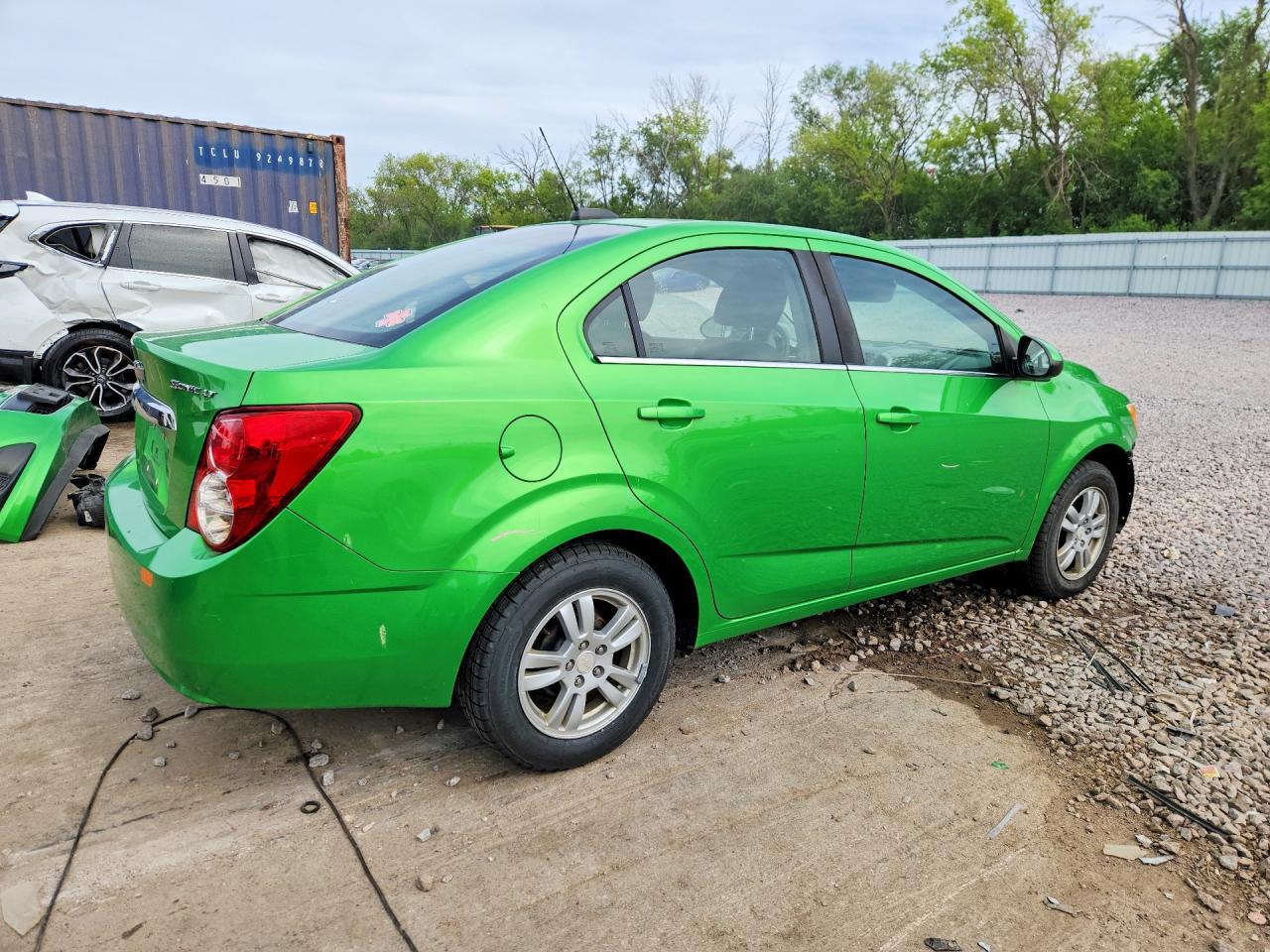2016 Chevrolet Sonic Lt - Image 3