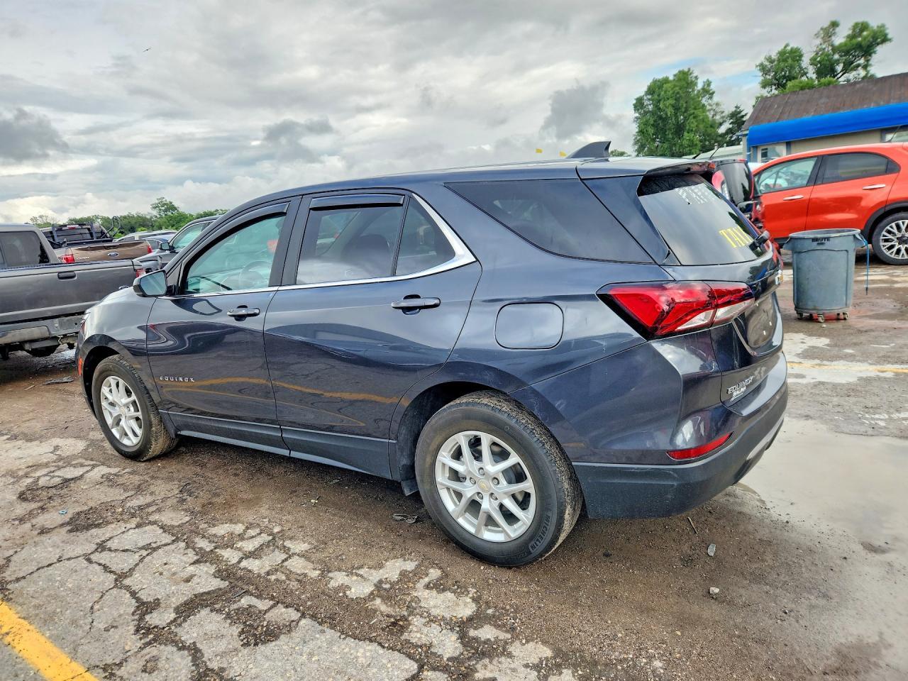 2023 Chevrolet Equinox Lt - Image 2