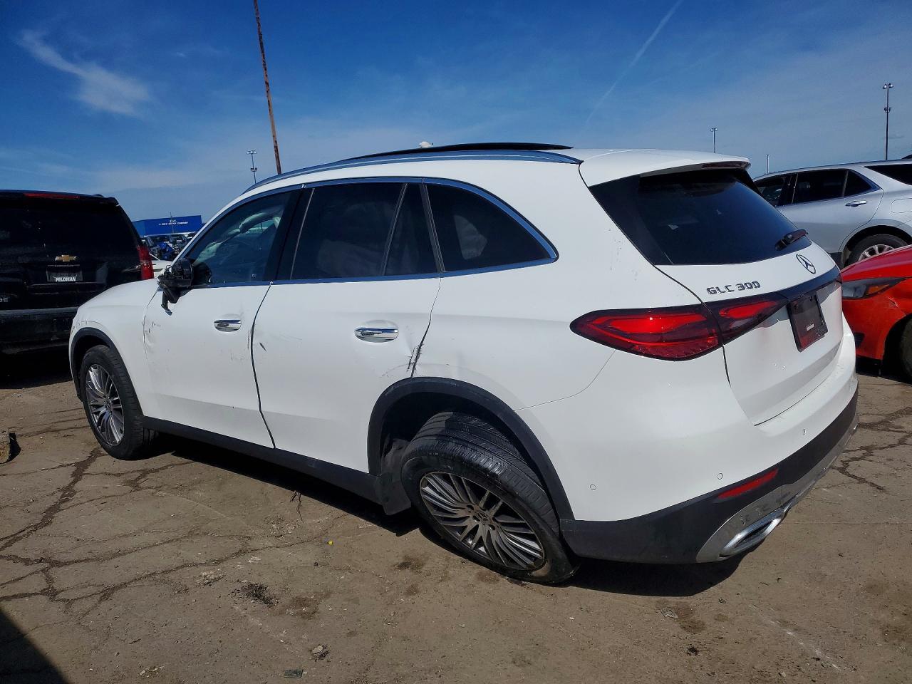 2026 Mercedes-Benz Glc 300 4Matic - Image 2