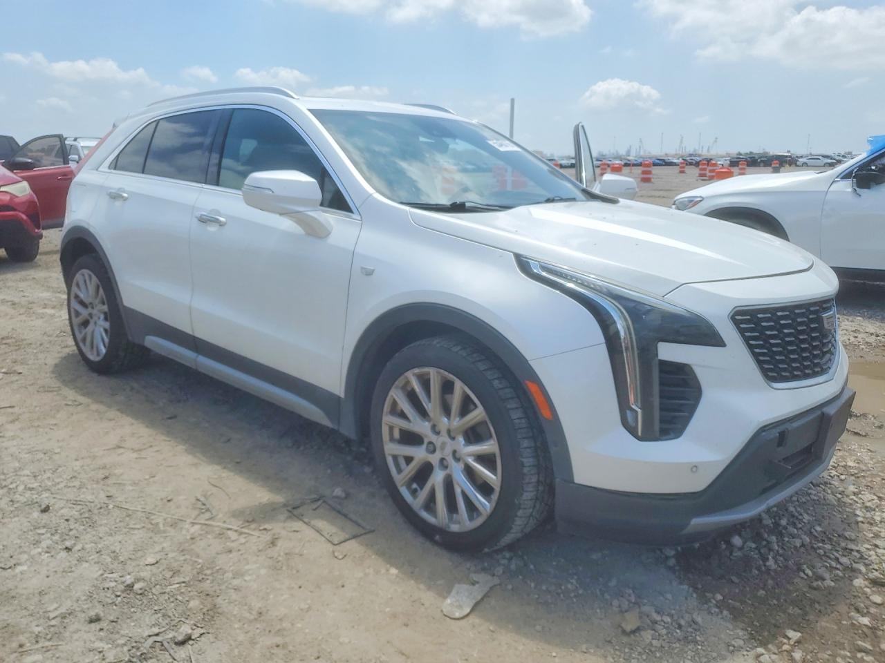2019 Cadillac Xt4 Premium Luxury - Image 4