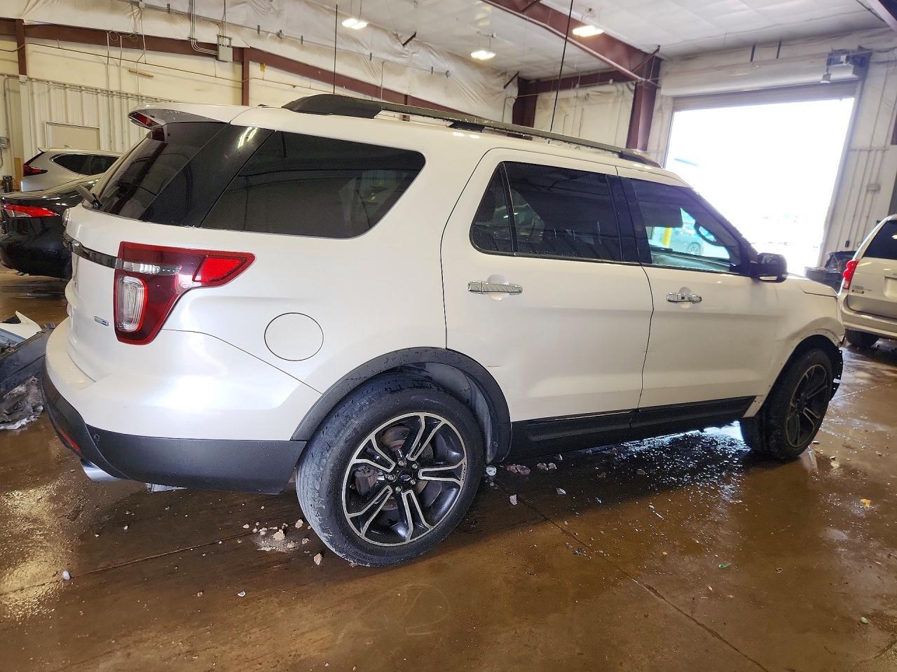 2014 Ford Explorer Sport - Фото 3
