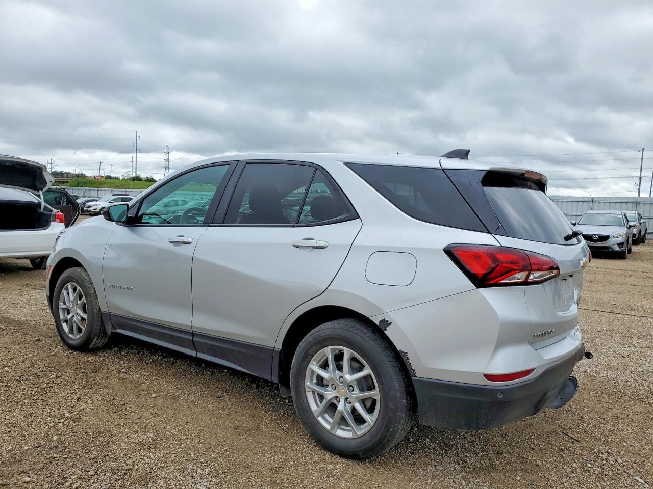 2022 Chevrolet Equinox Ls - Image 2