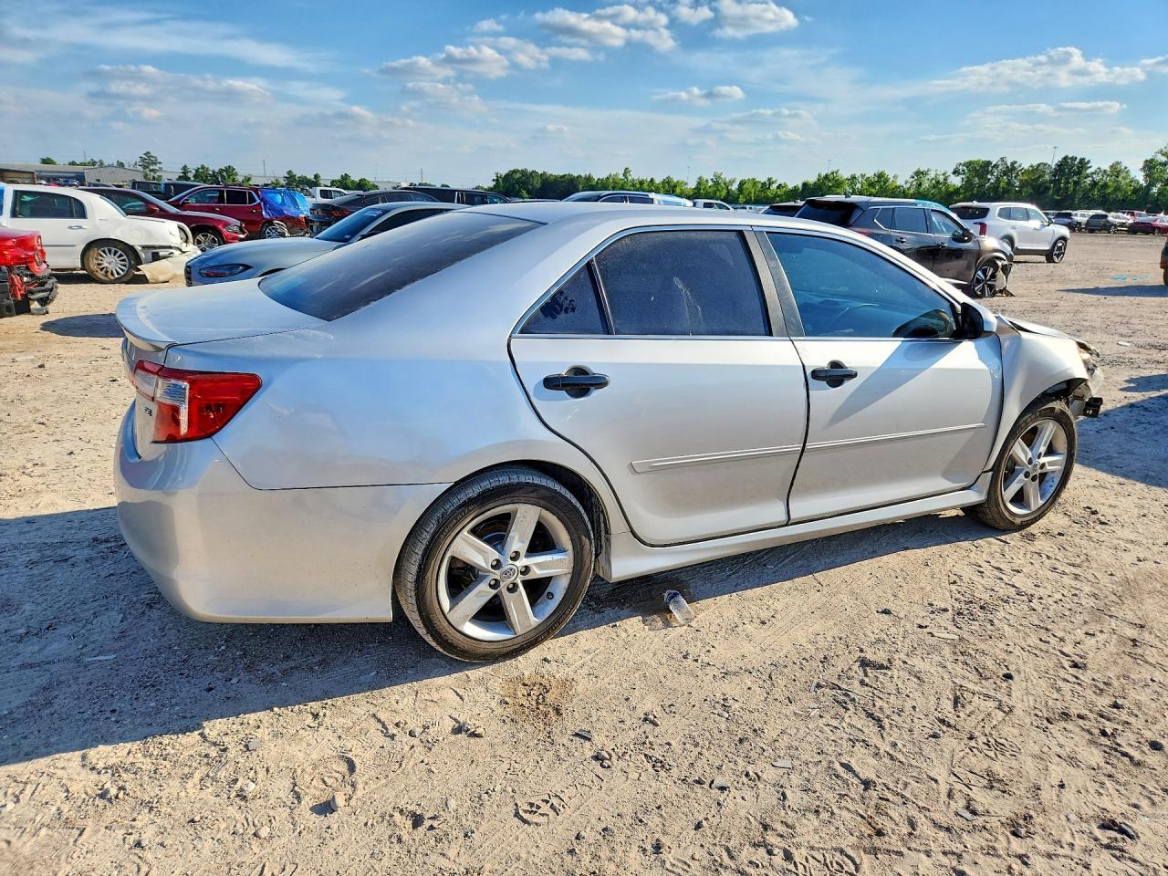 2013 Toyota Camry Se - Фото 3