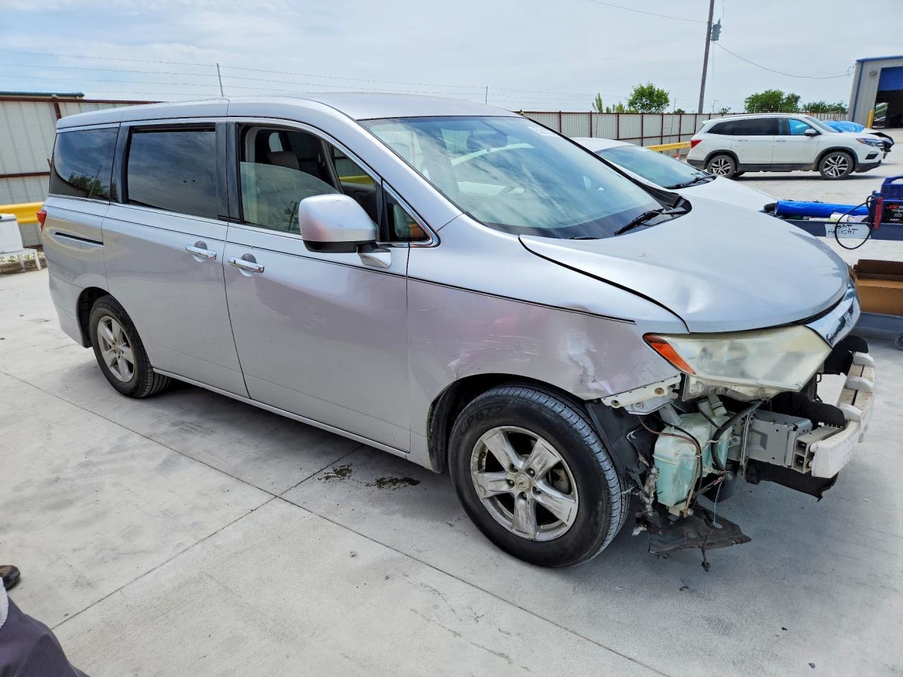 2014 Nissan Quest 3.5 S - Image 4