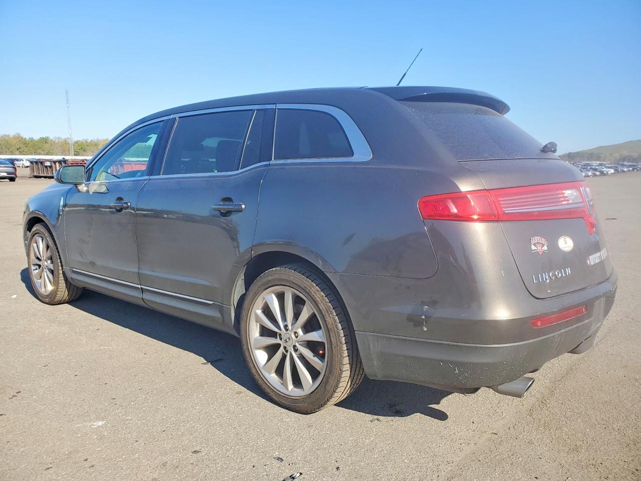 2011 Lincoln Mkt - Фото 2