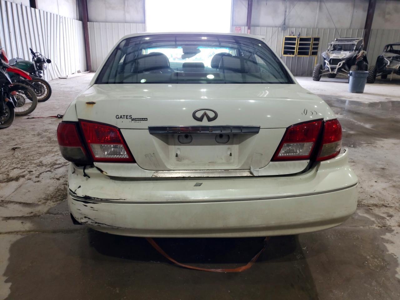 2002 Infiniti I35 Base - Image 6
