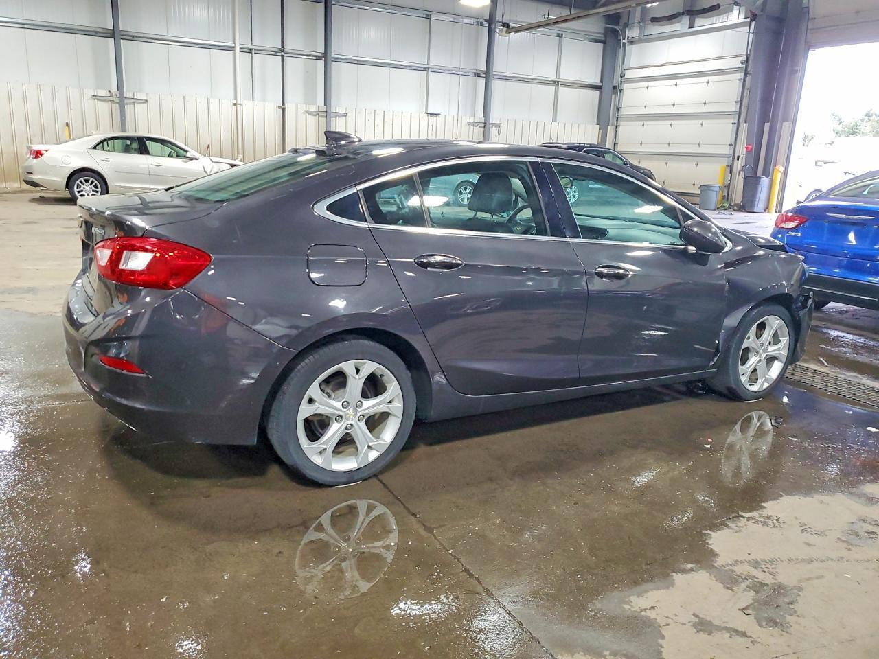 2017 Chevrolet Cruze Premier - Фото 3