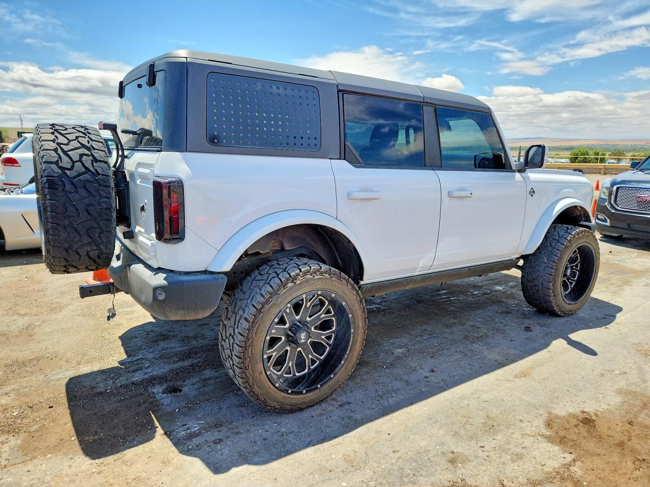 2024 Ford Bronco Outer Banks - Фото 3