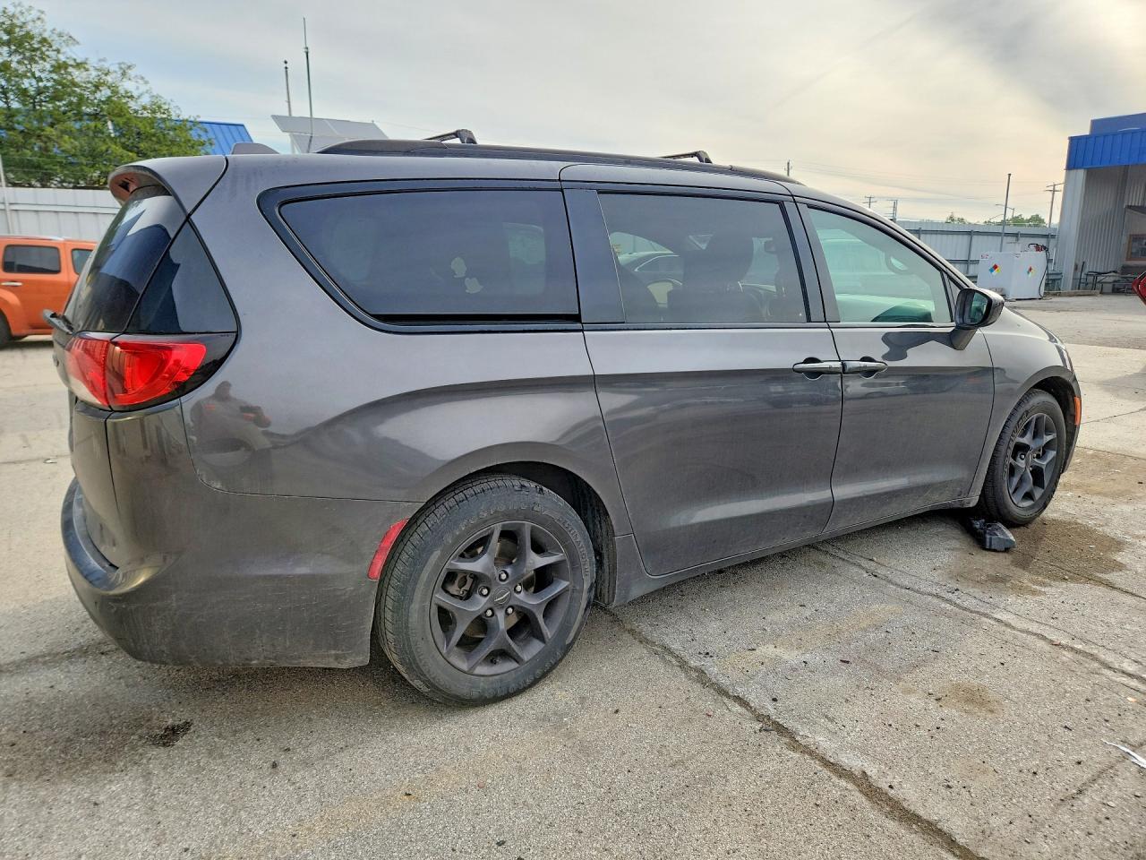 2018 Chrysler Pacifica Touring L Plus - Фото 3