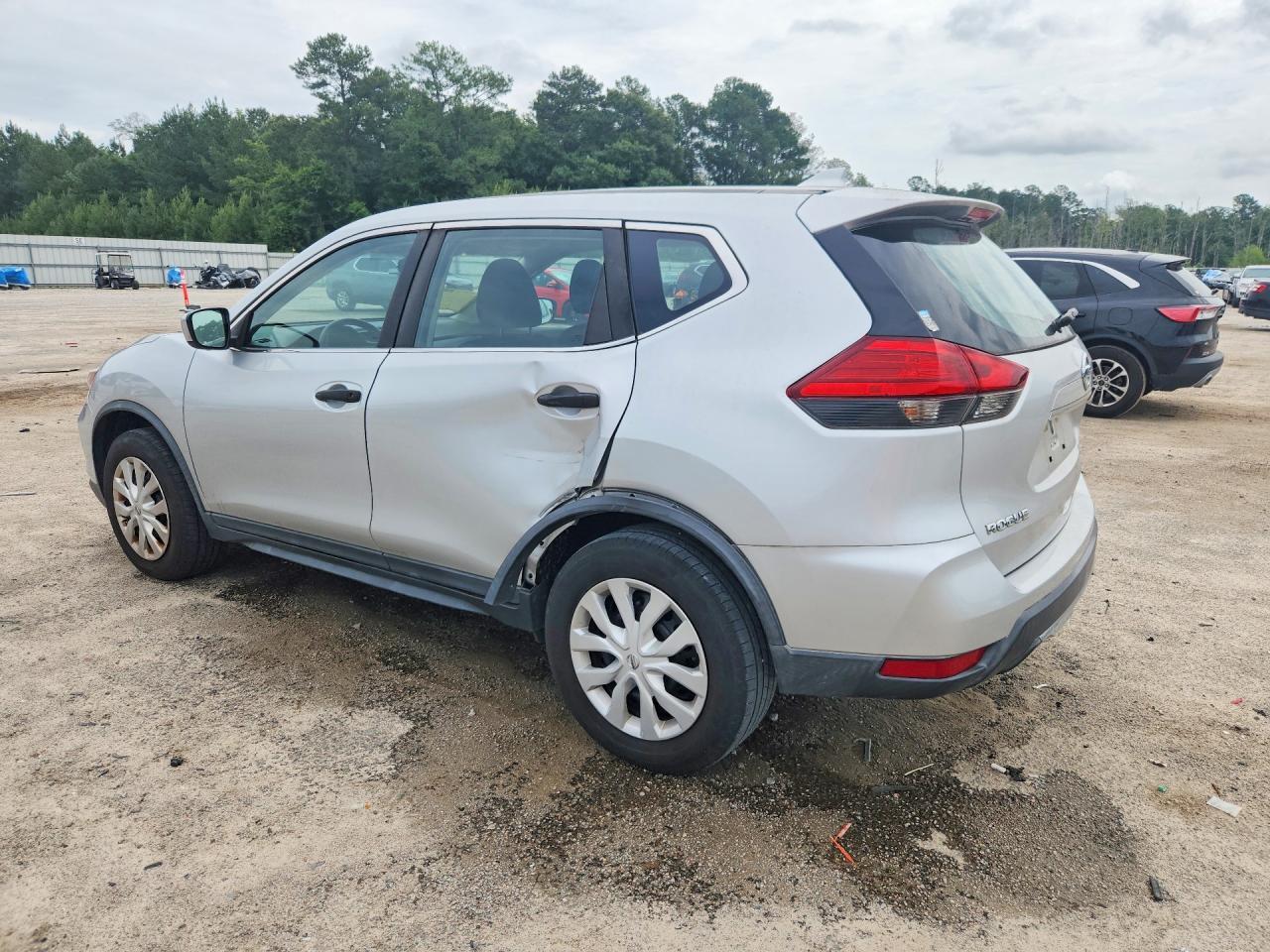 2017 Nissan Rogue S - Фото 2