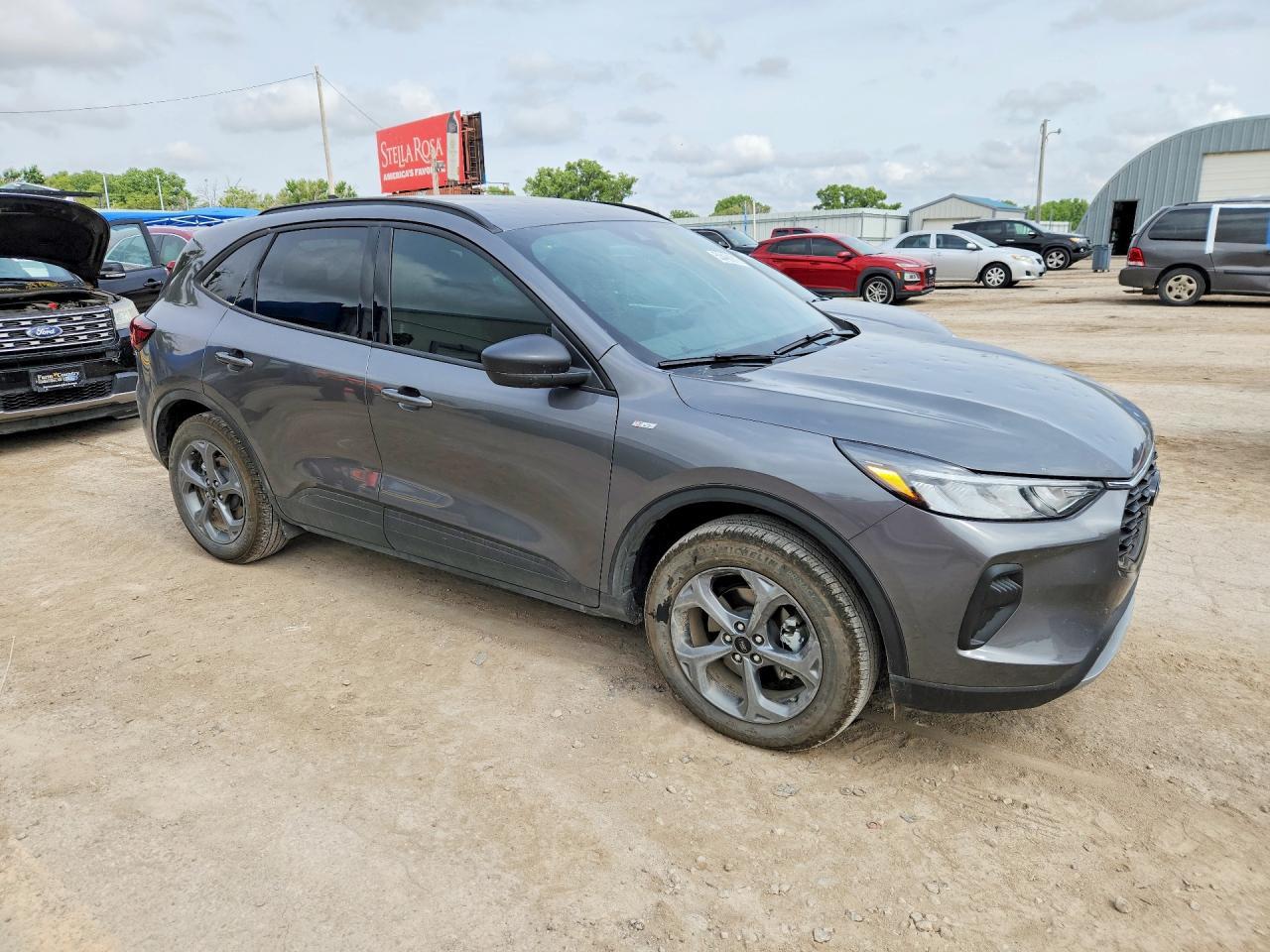 2025 Ford Escape St Line - Image 4