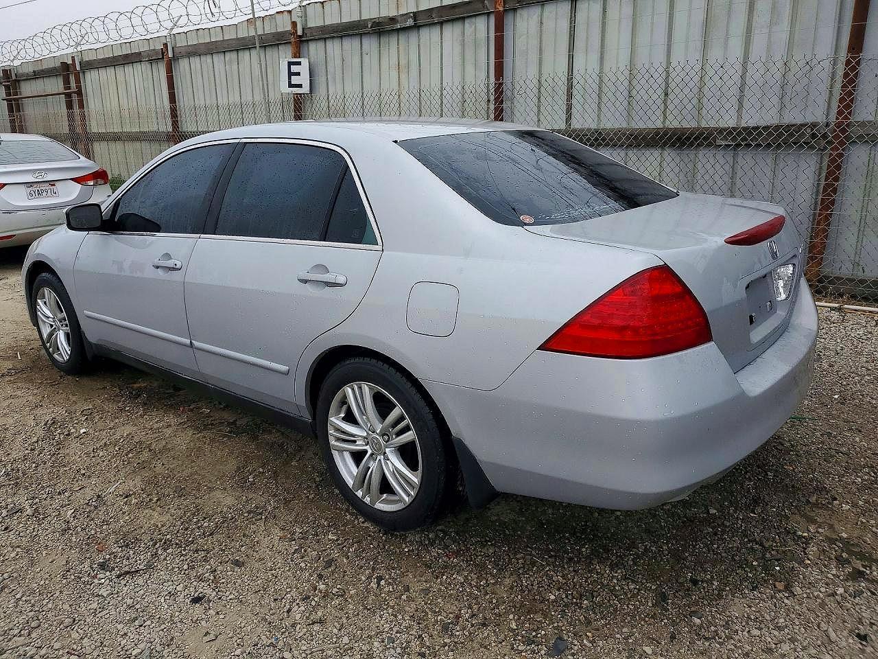 2006 Honda Accord Lx - Image 2