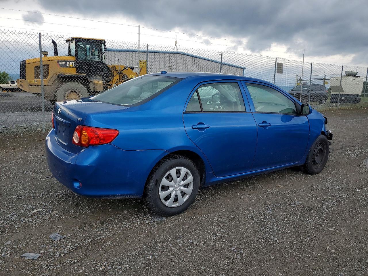2010 Toyota Corolla Le - Фото 3
