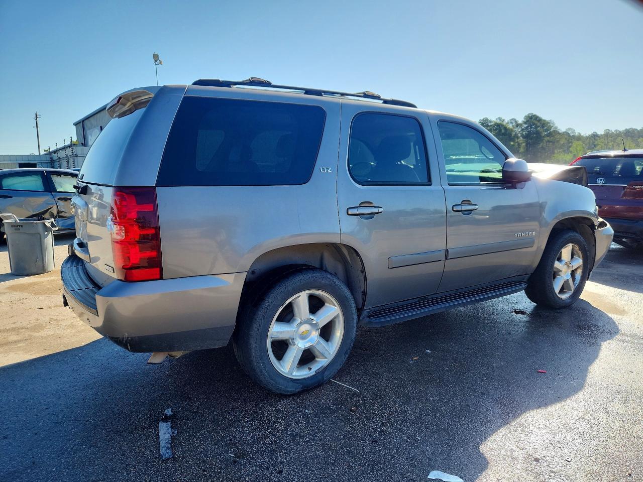 2007 Chevrolet Tahoe K1500 - Image 3