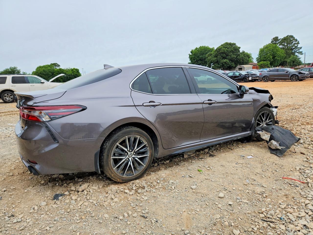 2023 Toyota Camry Se - Image 3