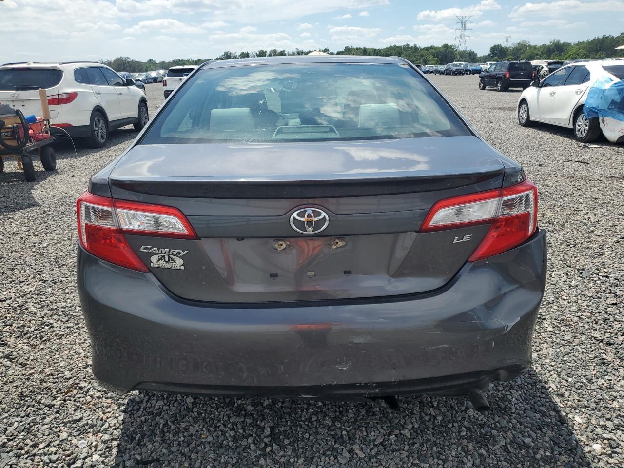 2014 Toyota Camry Le - Фото 6