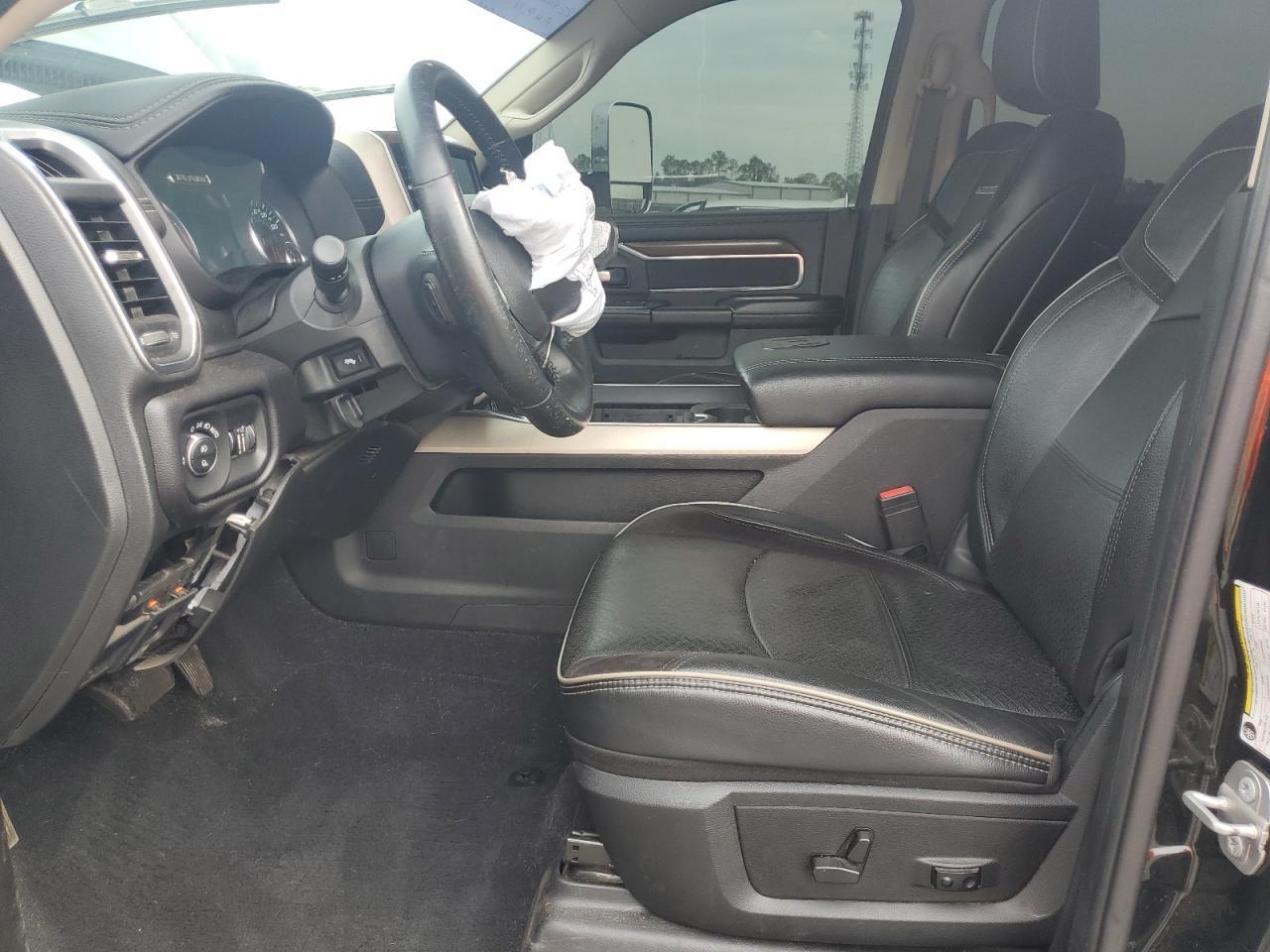 2022 Ram 3500 Laramie - Фото 7