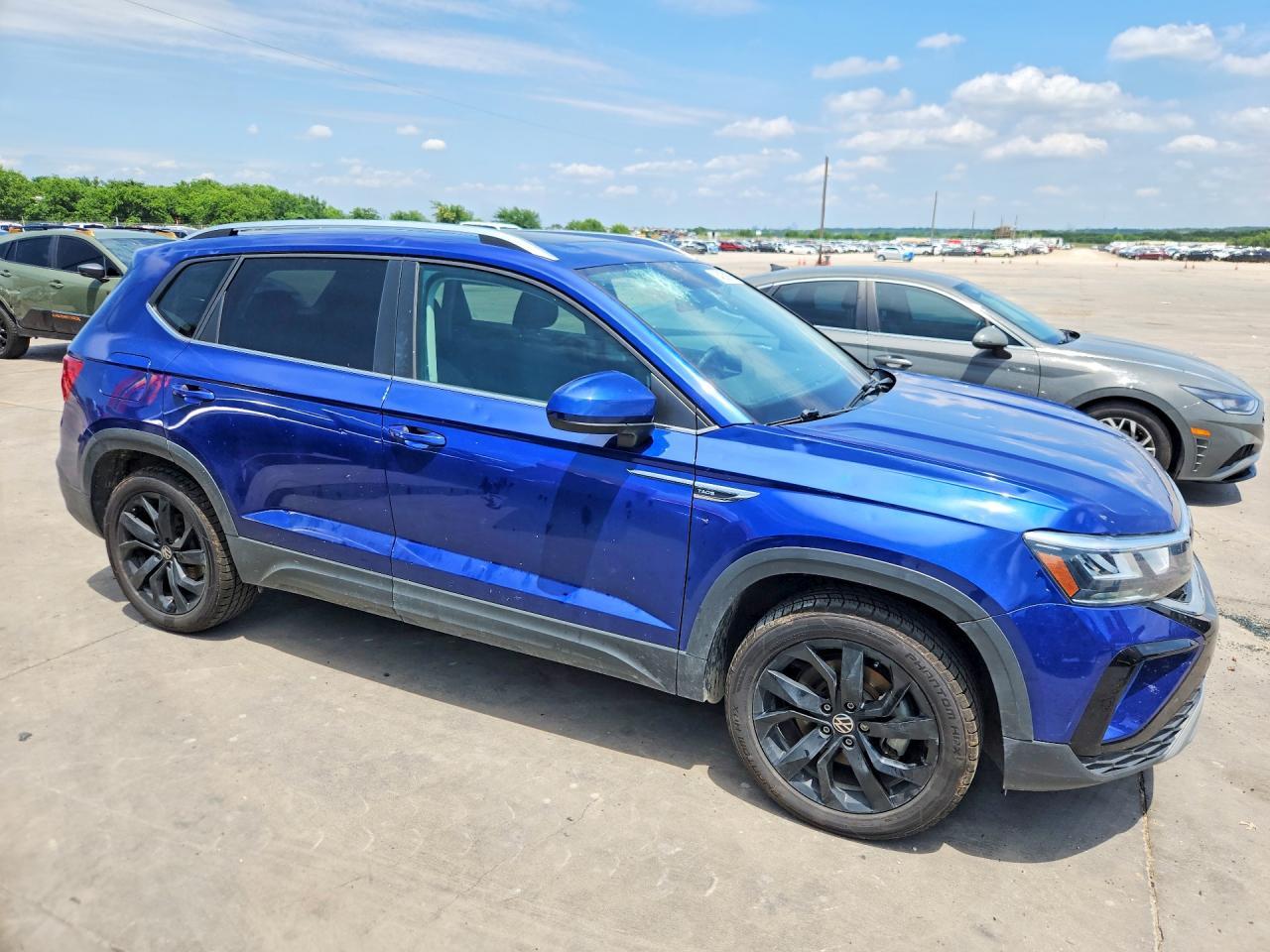 2022 Volkswagen Taos Se - Фото 4