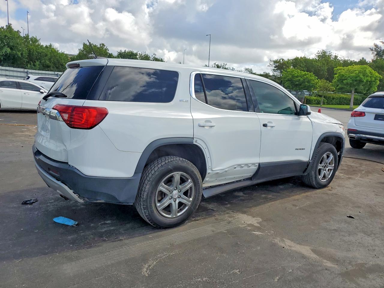 2018 GMC Acadia Sle - Image 3