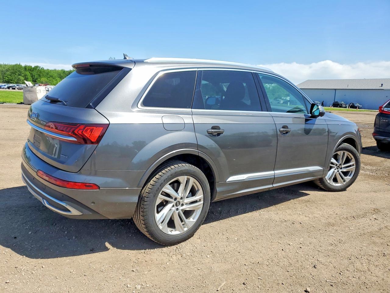 2022 Audi Q7 Premium Plus - Image 3