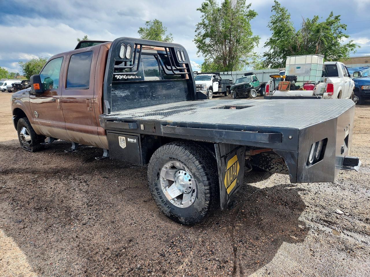 2011 Ford F350 Super Duty - Фото 2