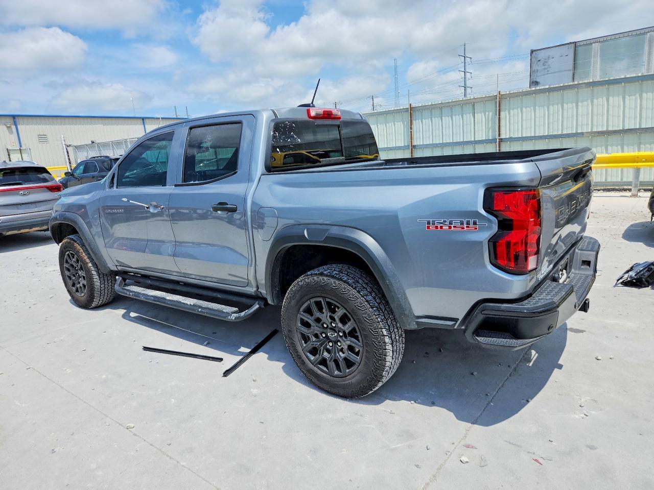 2025 Chevrolet Colorado Trail Boss - Фото 2