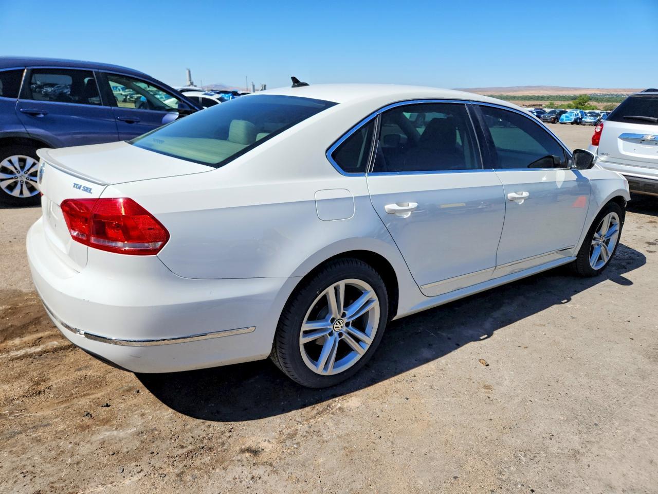 2015 Volkswagen Passat Sel - Image 3