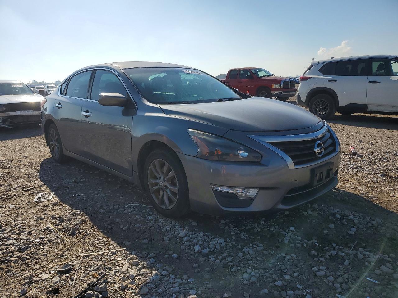 2015 Nissan Altima S - Image 4