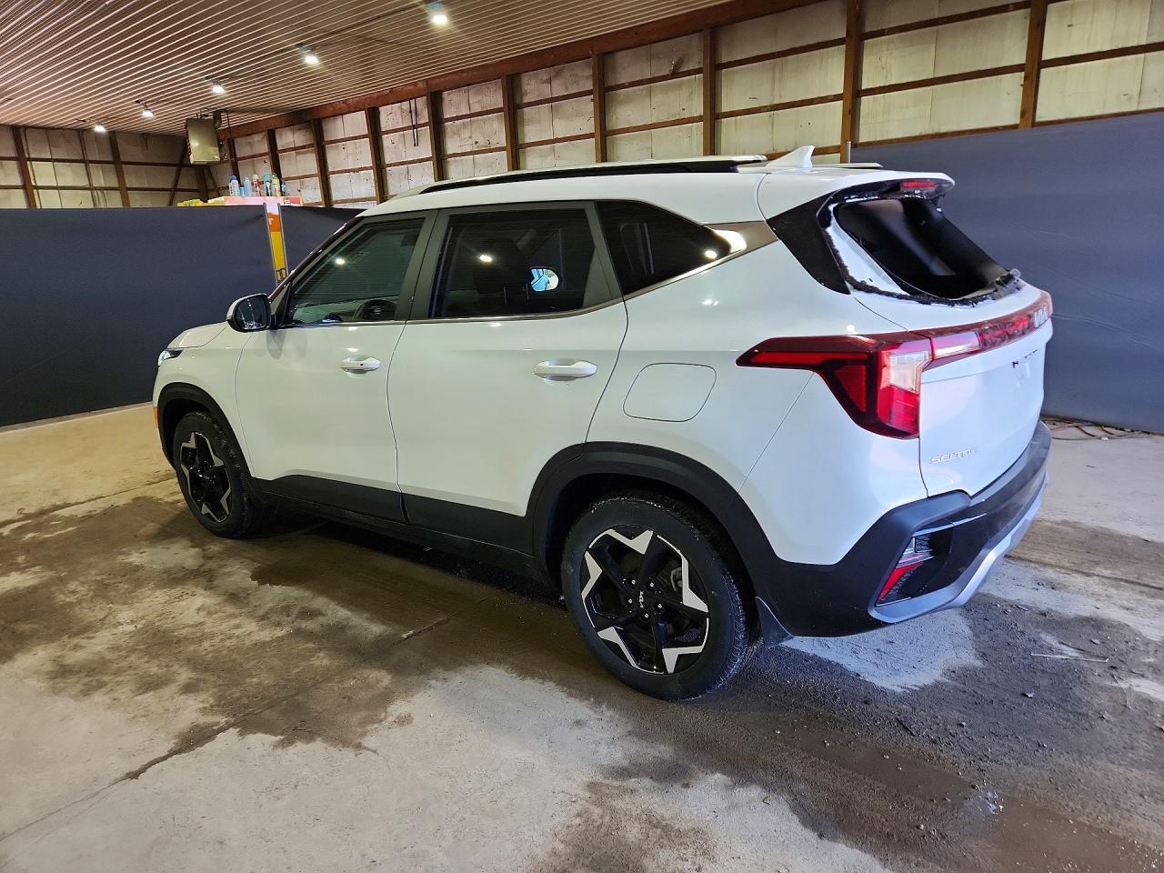 2024 Kia Seltos Ex - Image 2