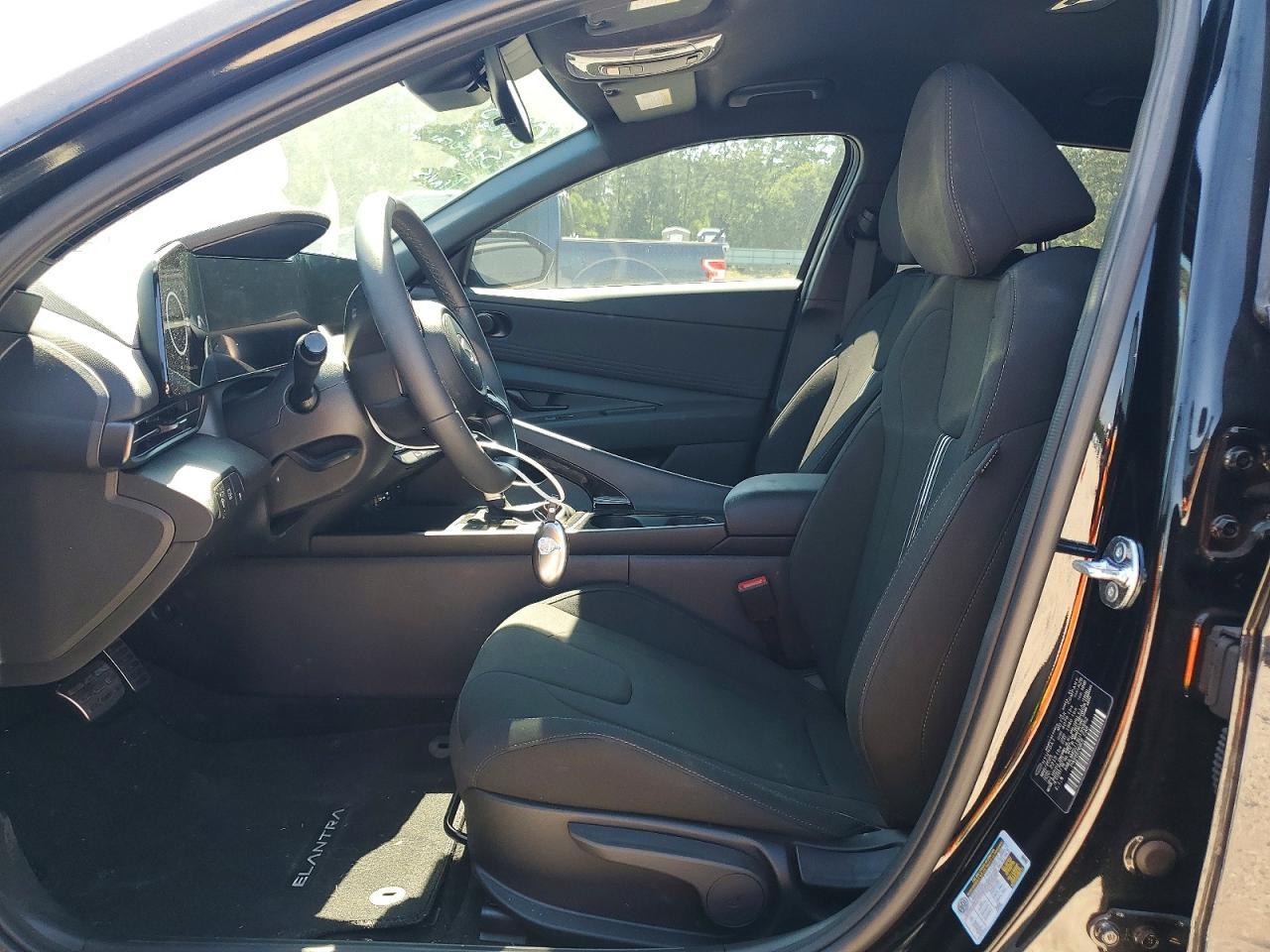 2025 Hyundai Elantra Hybrid Sel Sport - Image 7