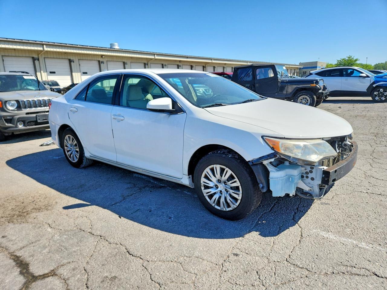 2012 Toyota Camry Le - Фото 4
