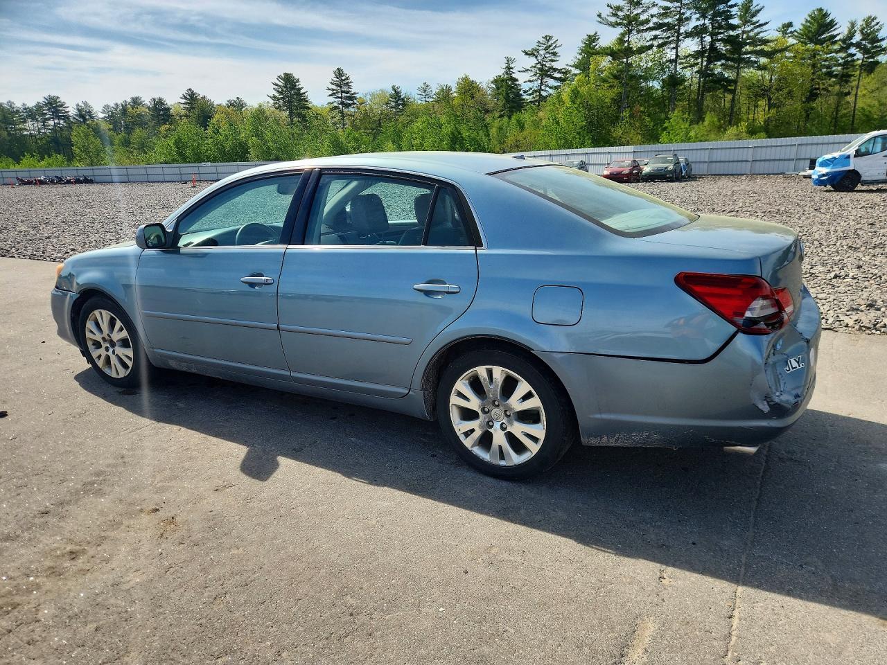 2009 Toyota Avalon Xls - Image 2