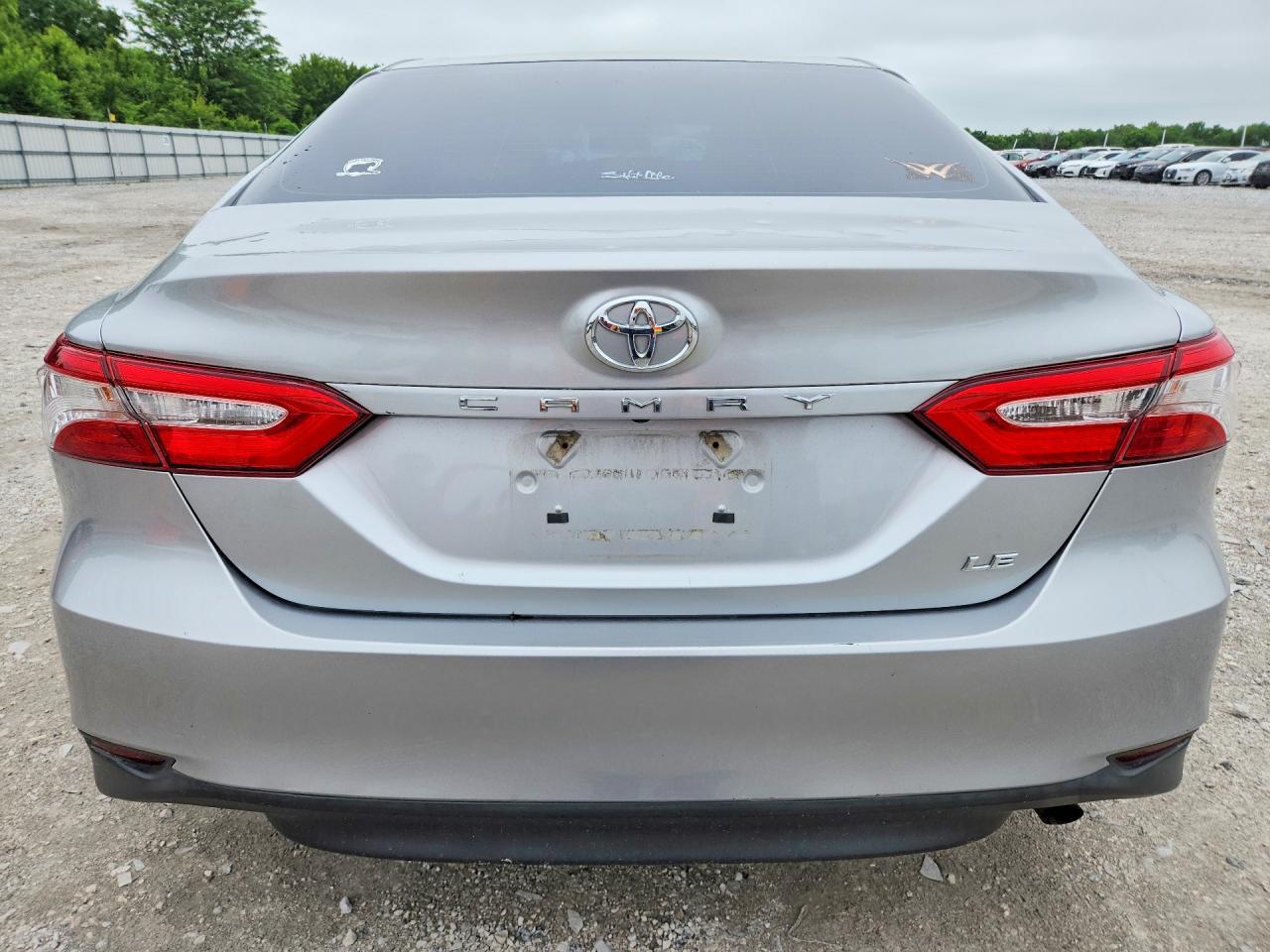2018 Toyota Camry Le - Фото 6