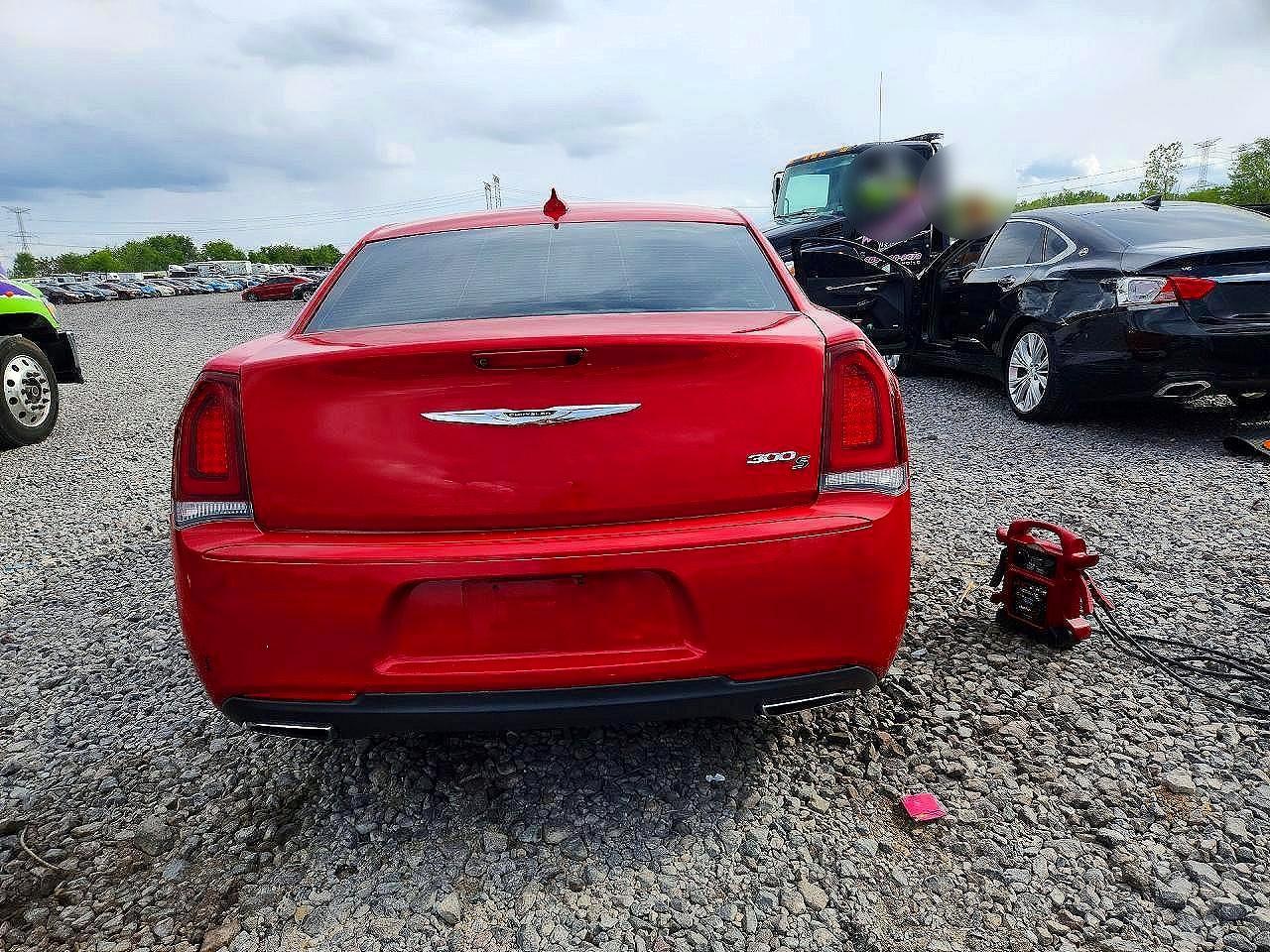 2015 Chrysler 300 S - Фото 6