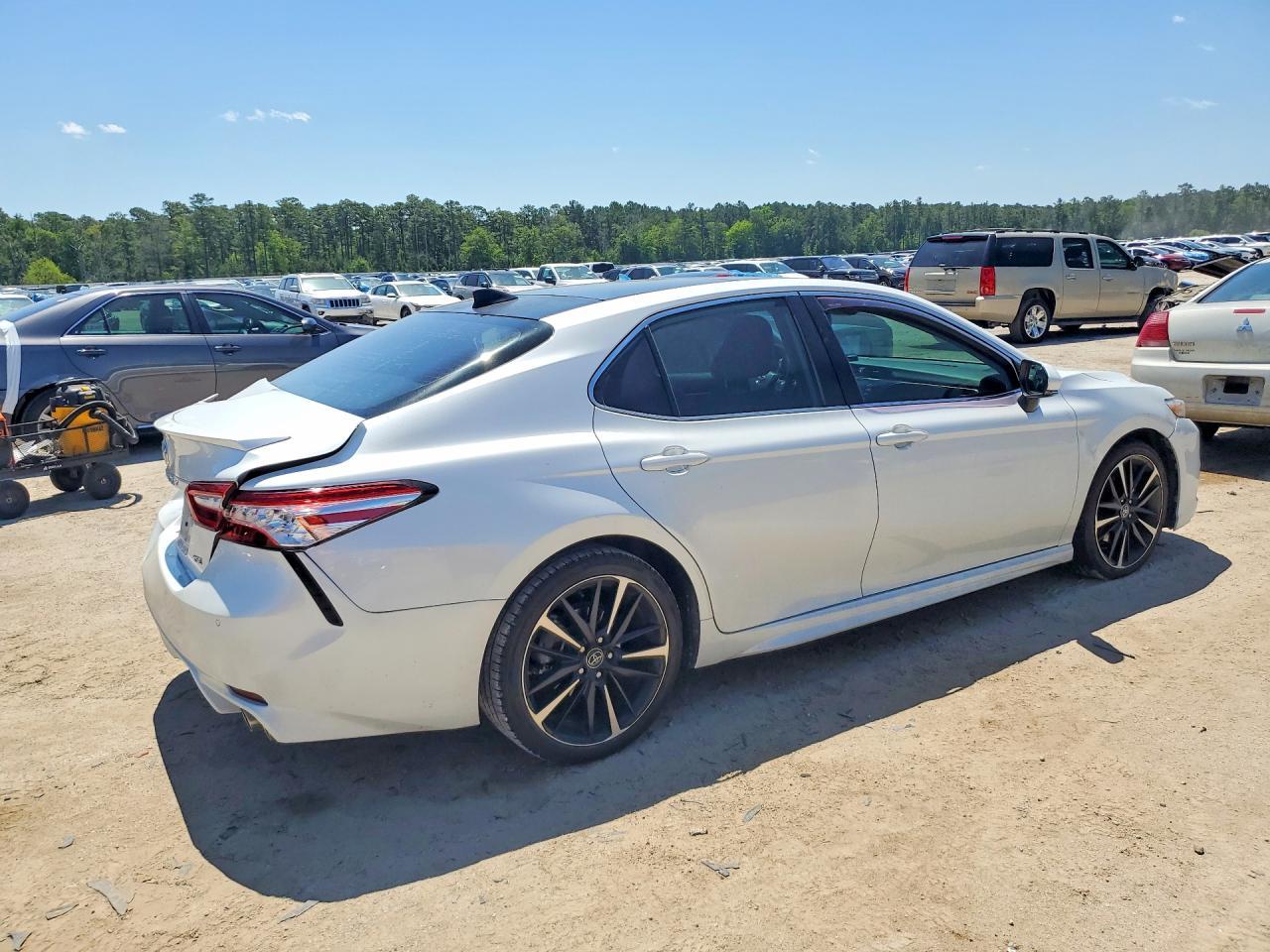 2020 Toyota Camry Xse V6 - Фото 3
