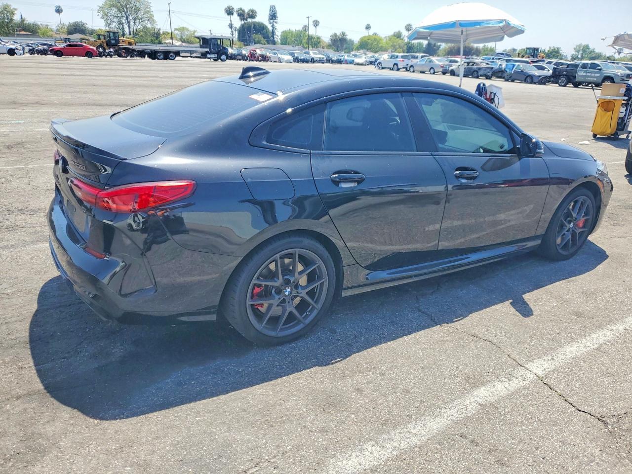 2024 BMW M235Xi - Фото 3