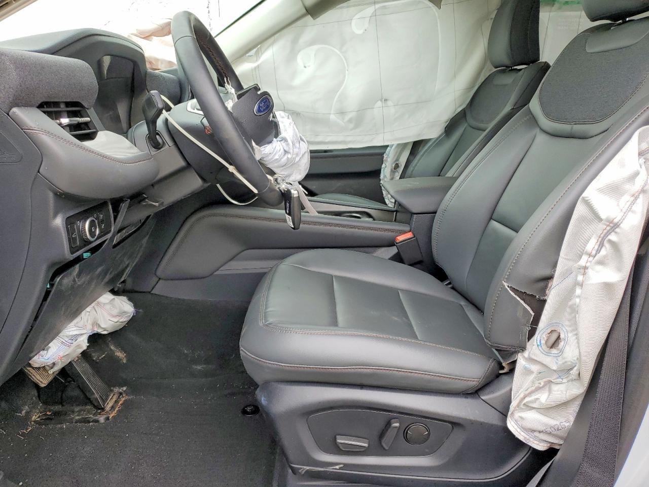 2025 Ford Explorer Active - Image 7