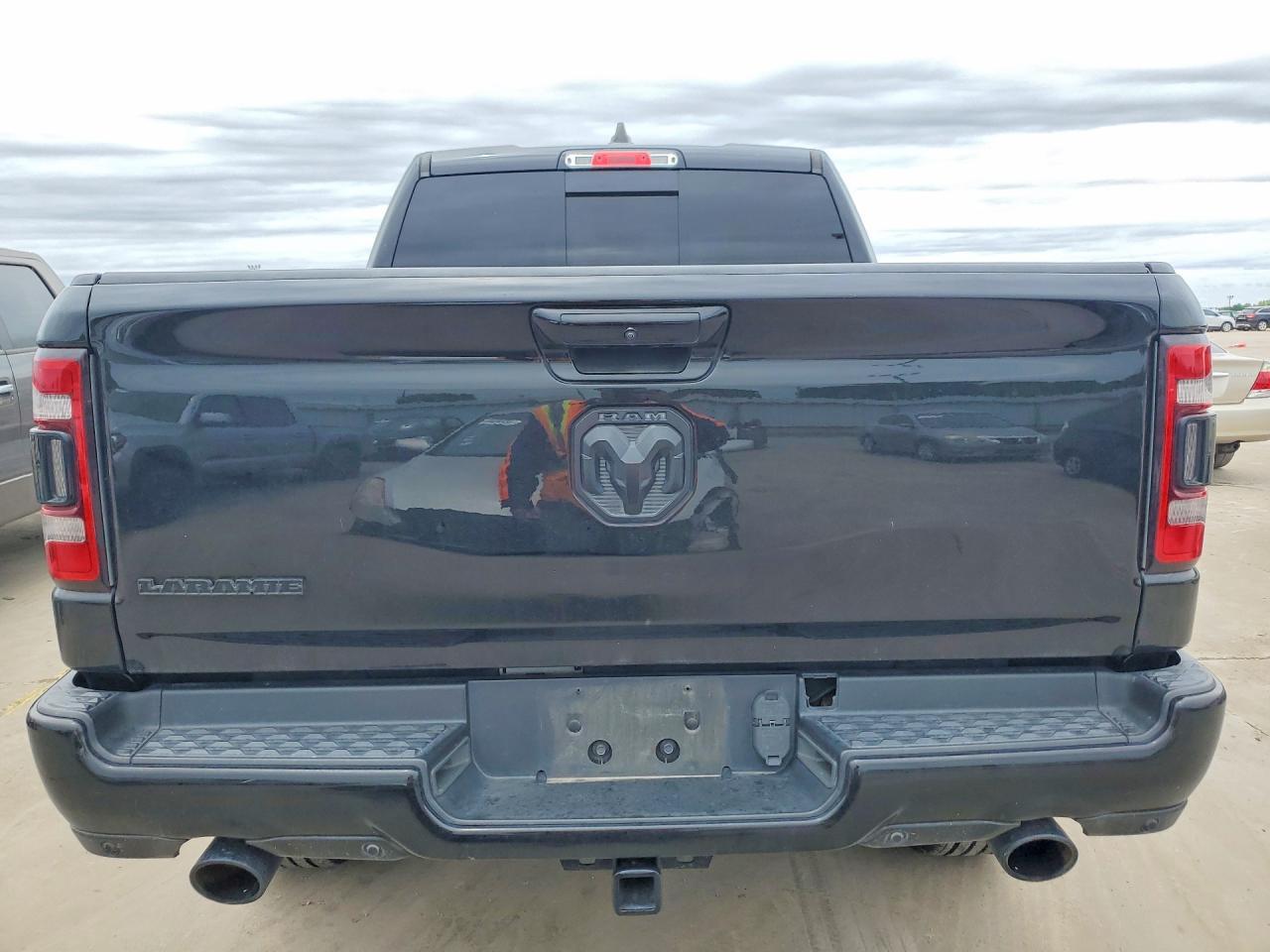 2020 Ram 1500 Laramie - Image 6