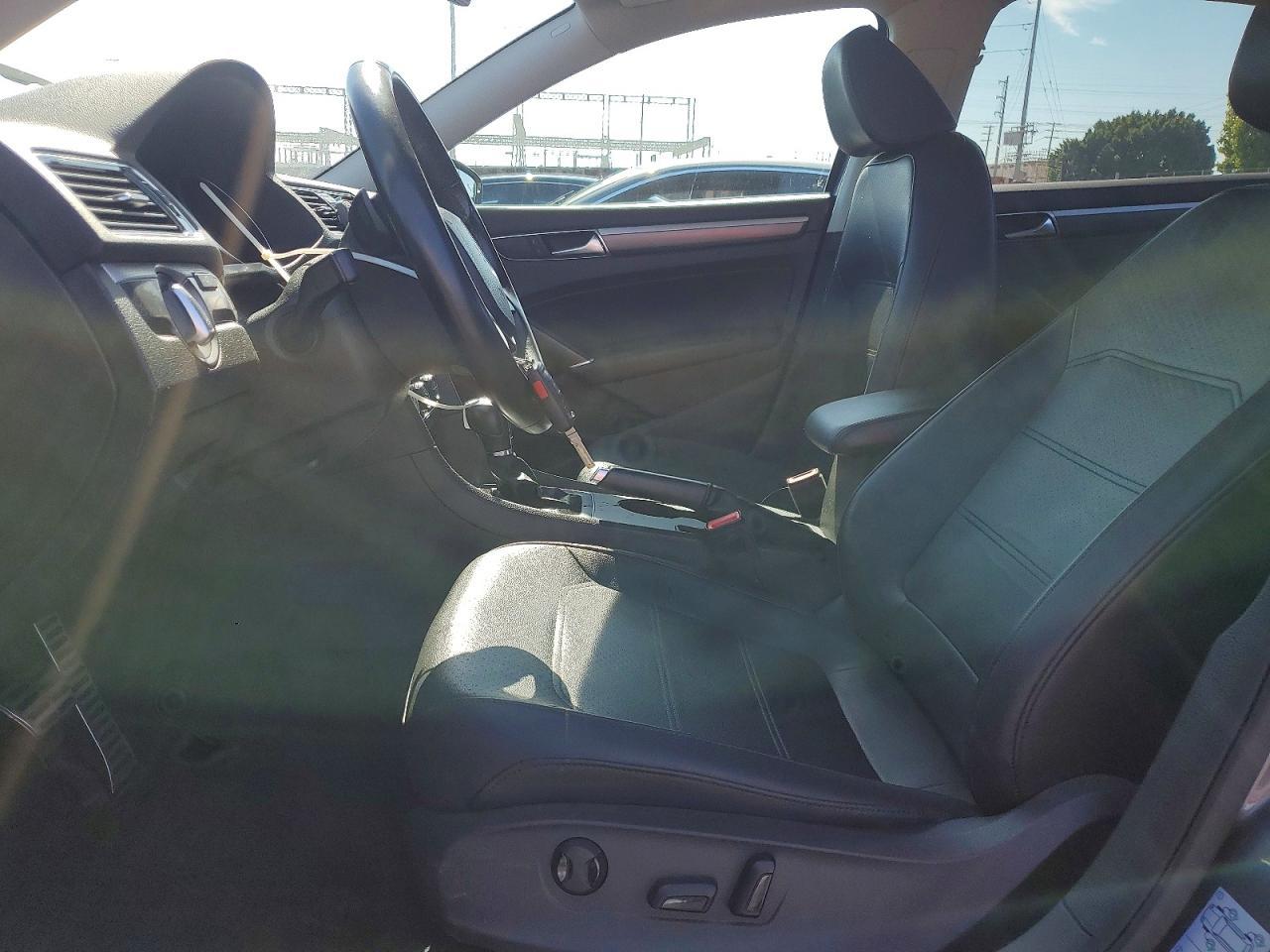 2018 Volkswagen Passat S - Фото 7