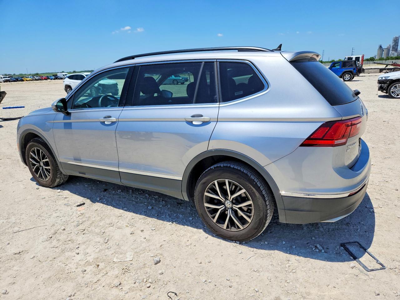 2021 Volkswagen Tiguan Se - Фото 2
