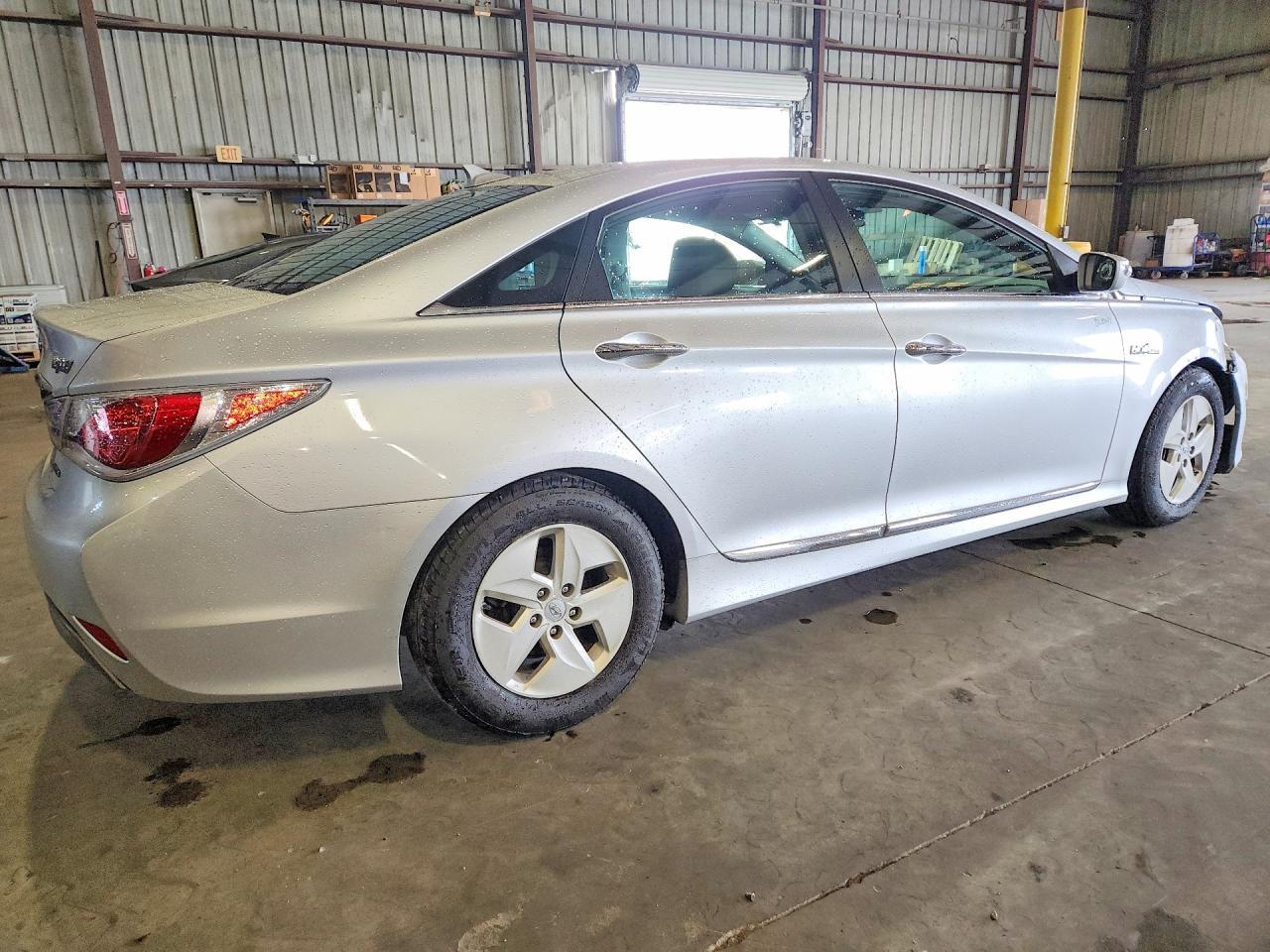 2011 Hyundai Sonata Hybrid - Фото 3
