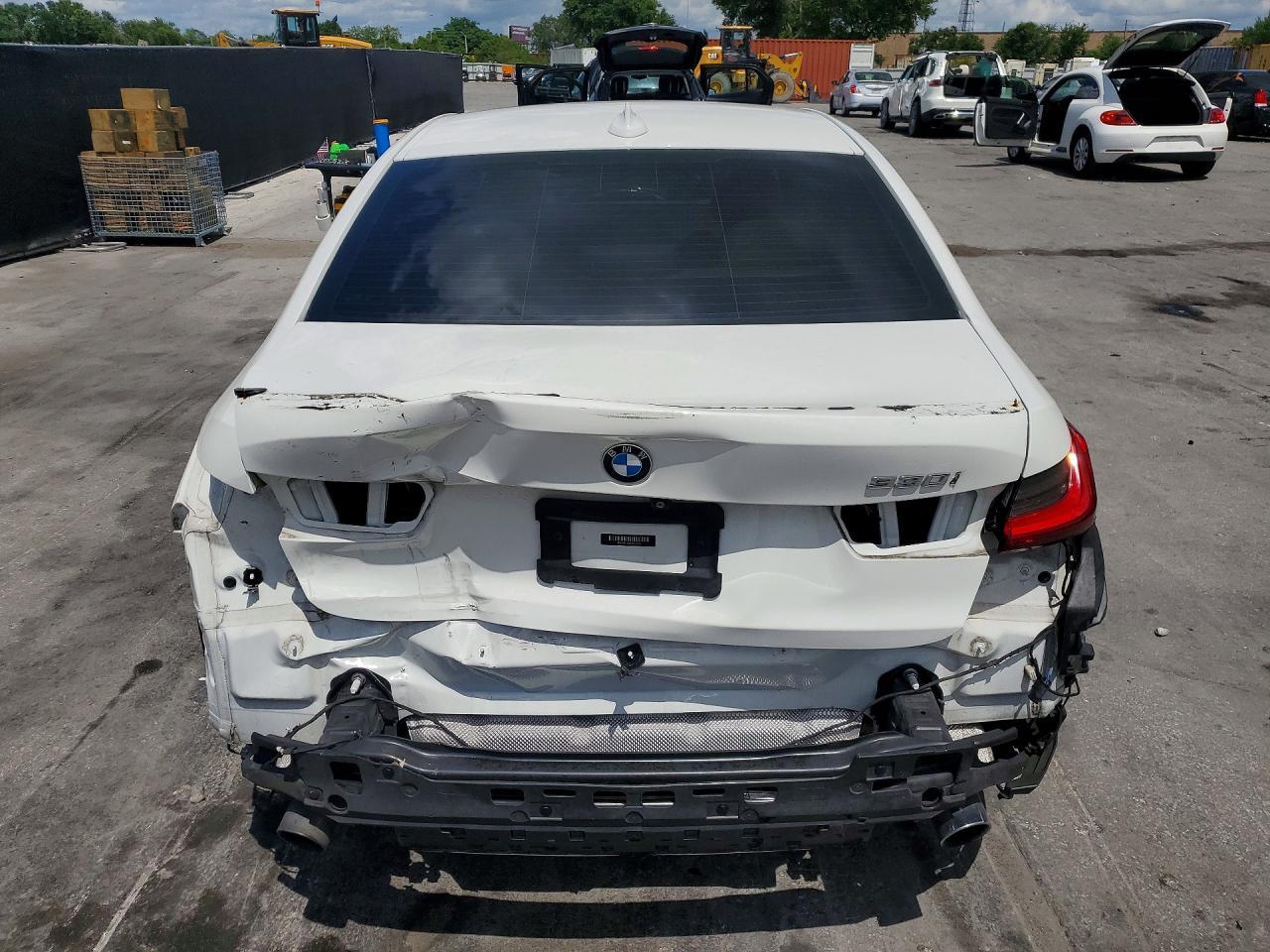 2020 BMW 330I - Фото 6