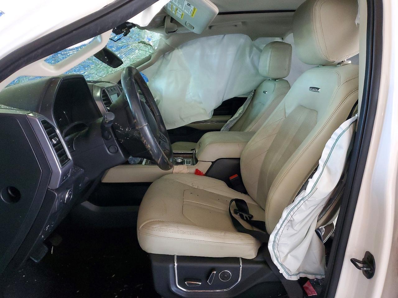 2019 Ford Expedition Max Platinum - Image 7