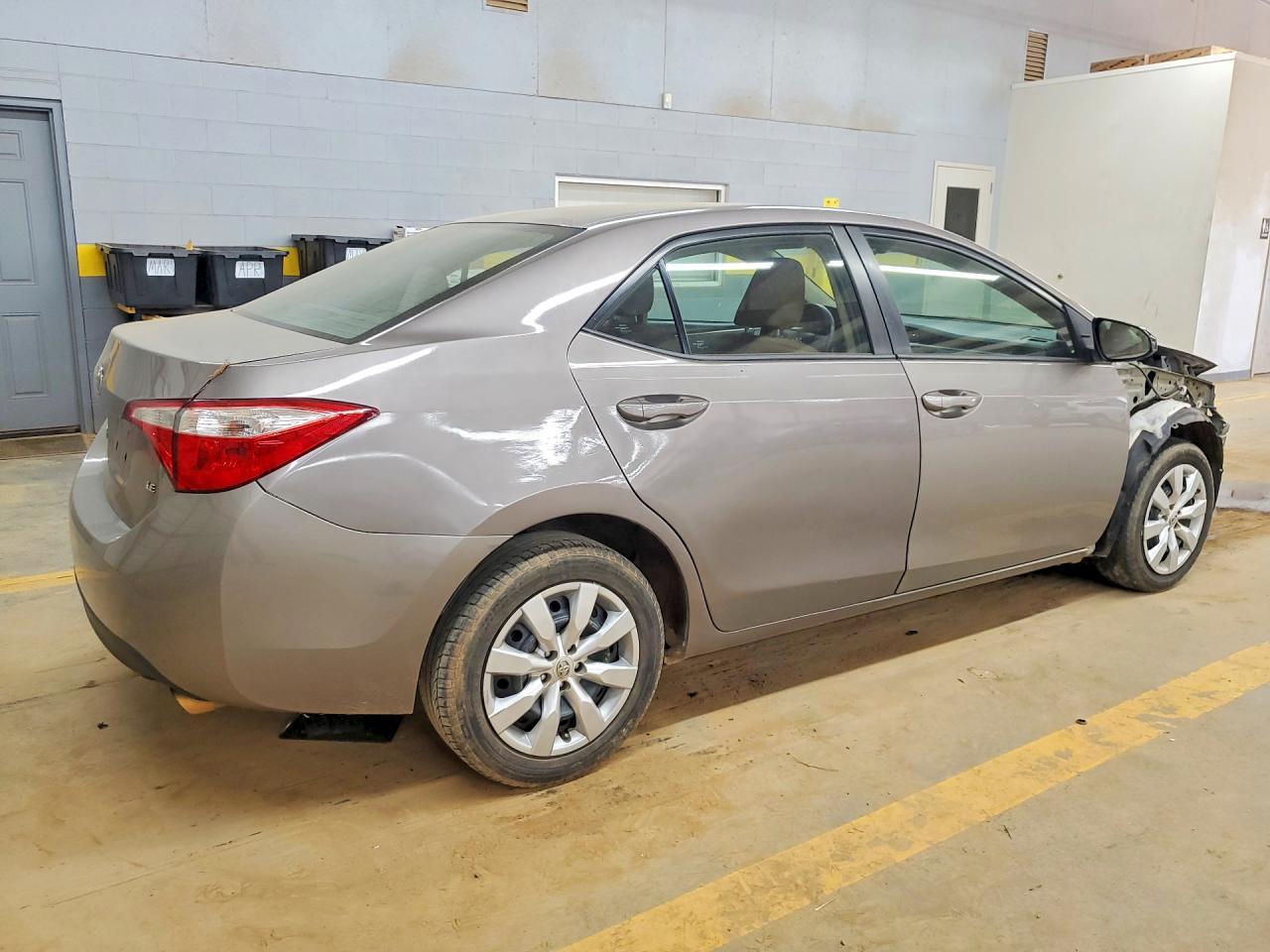 2015 Toyota Corolla Le - Фото 3