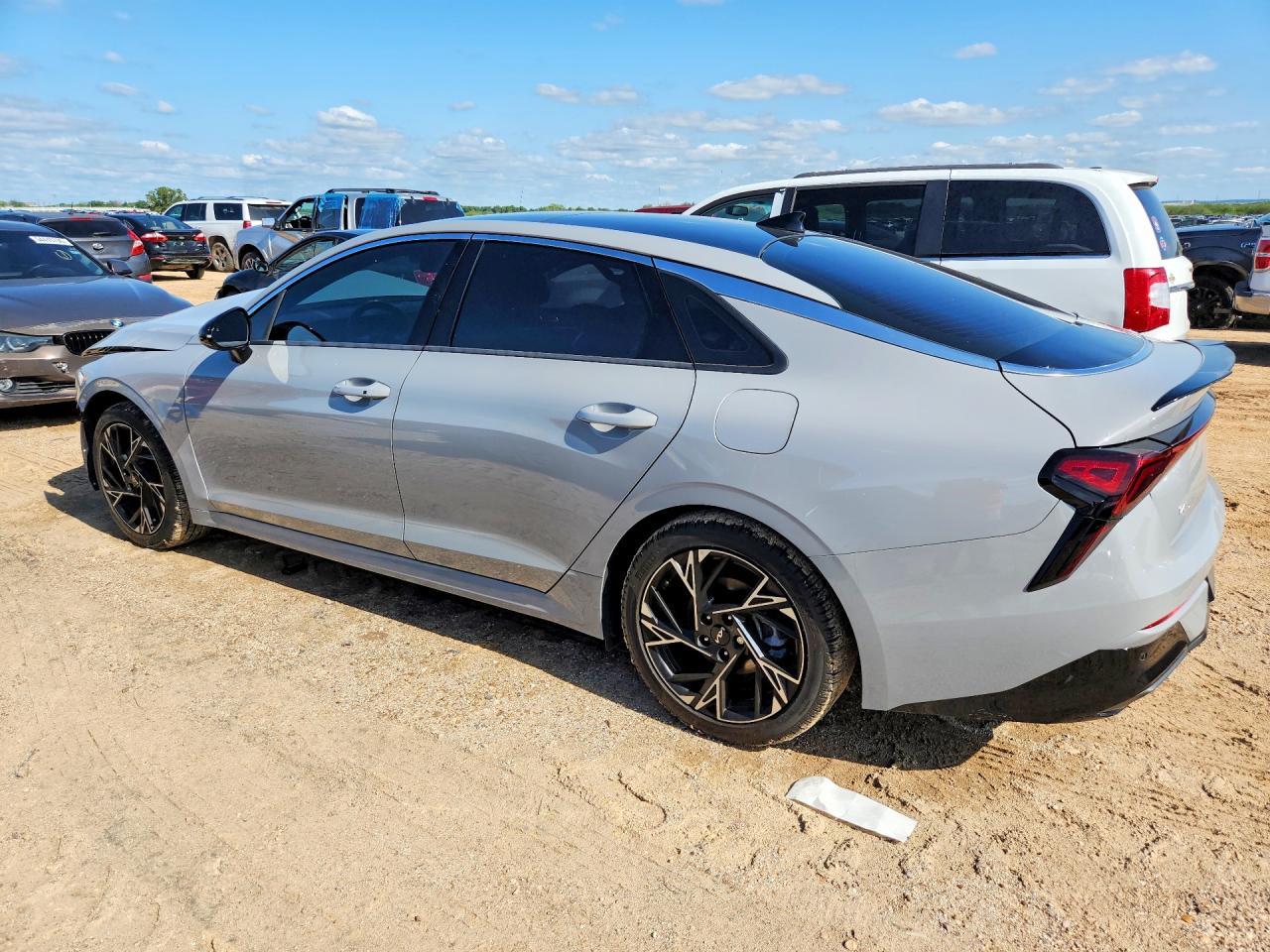 2025 Kia K5 Gt Line - Фото 2