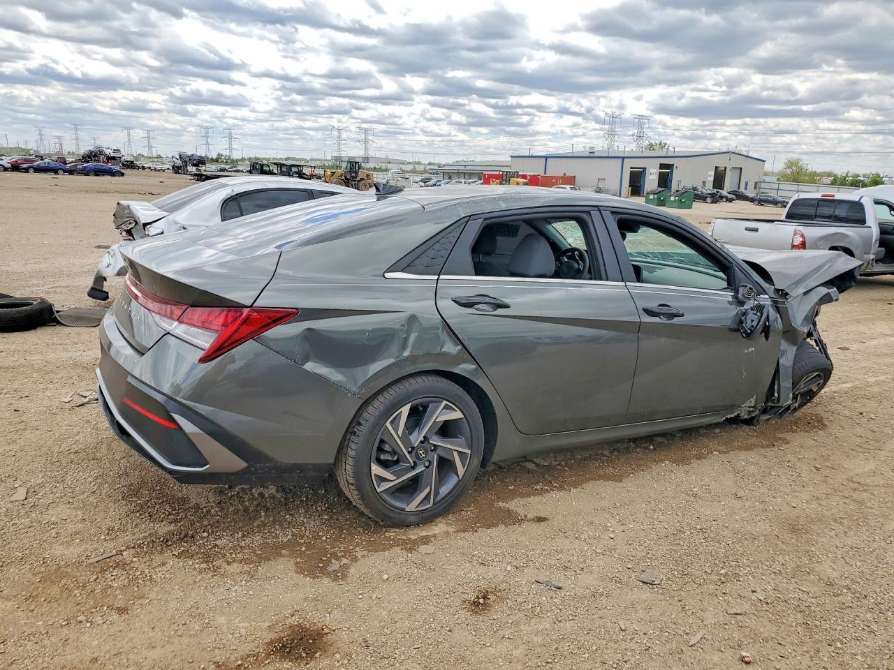 2025 Hyundai Elantra Sel - Фото 3