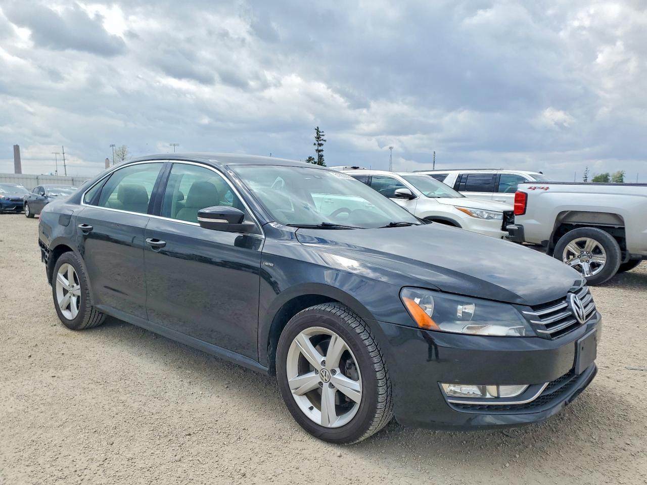 2015 Volkswagen Passat S - Image 4