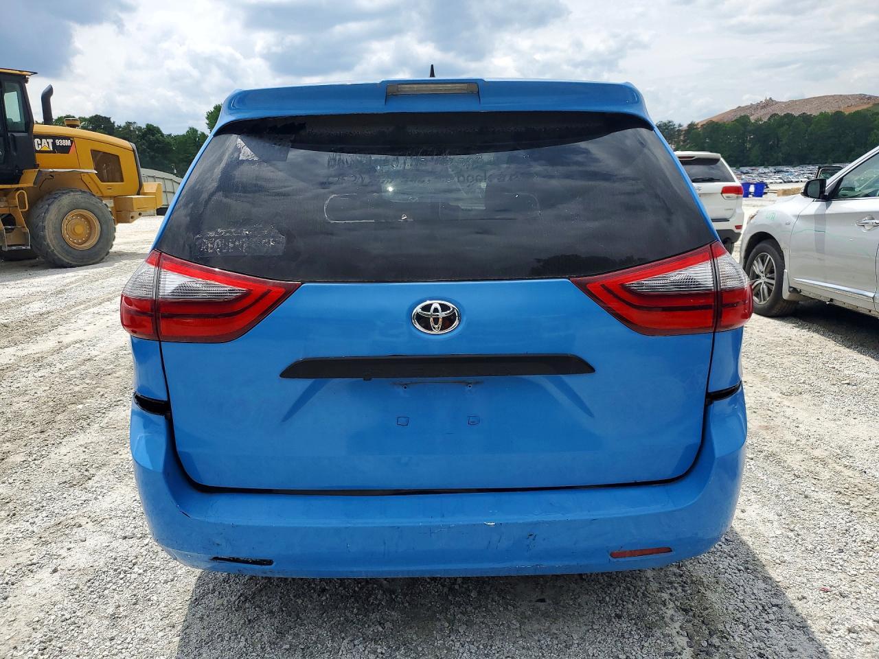 2020 Toyota Sienna L - Image 6